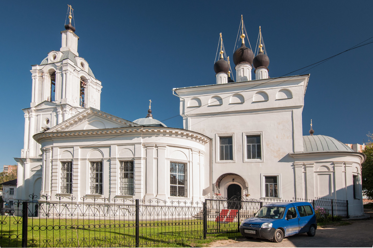 Церковь Преображения Господня «за верхом»)